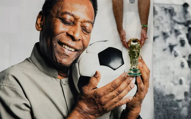 Khi nhắc đến những huyền thoại của bóng đá, cái tên Pelé sẽ luôn được đề cập đến với sự ngưỡng mộ và tôn vinh