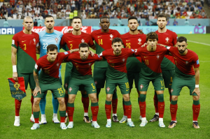 Đội hình mạnh nhưng đội tuyển của CR7 lại tỏ ra thảm hại toàn diện