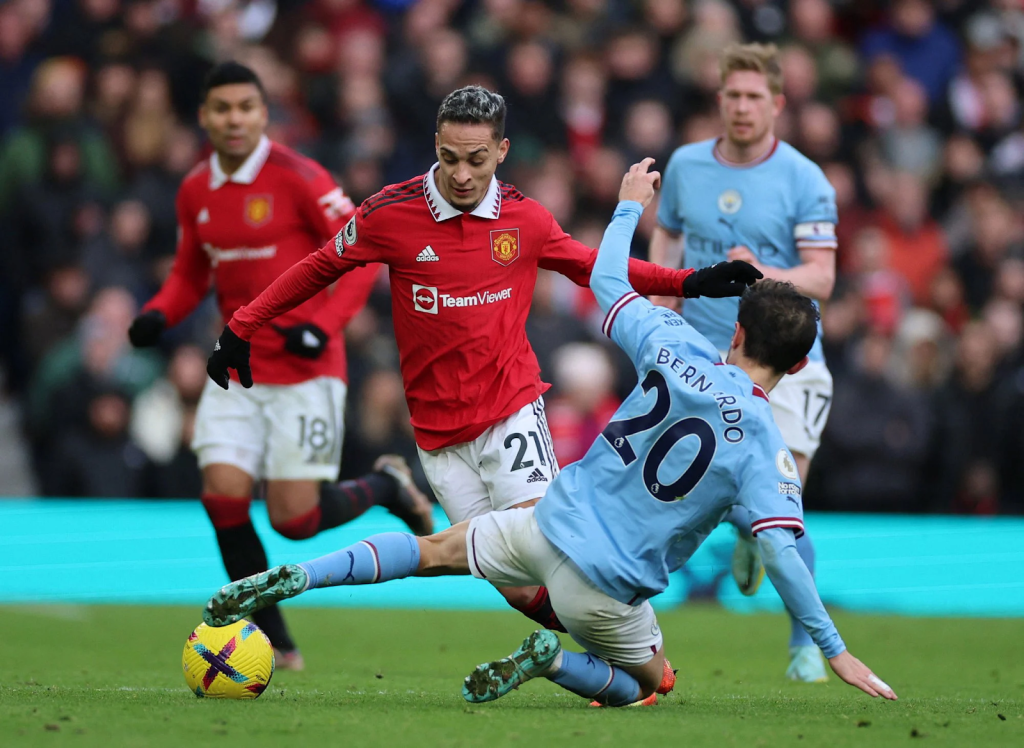 Manchester United thua đau 3-1 trước đối thủ Man City
