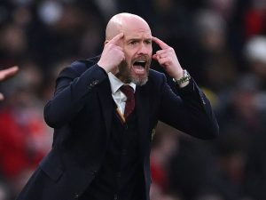 Ten Hag nhận đồng loạt chỉ trích đến từ hàng loạt cầu thủ có tiếng